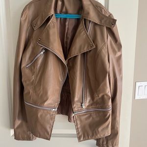 Vegan leather caramel moto jacket 2 in 1 XXL